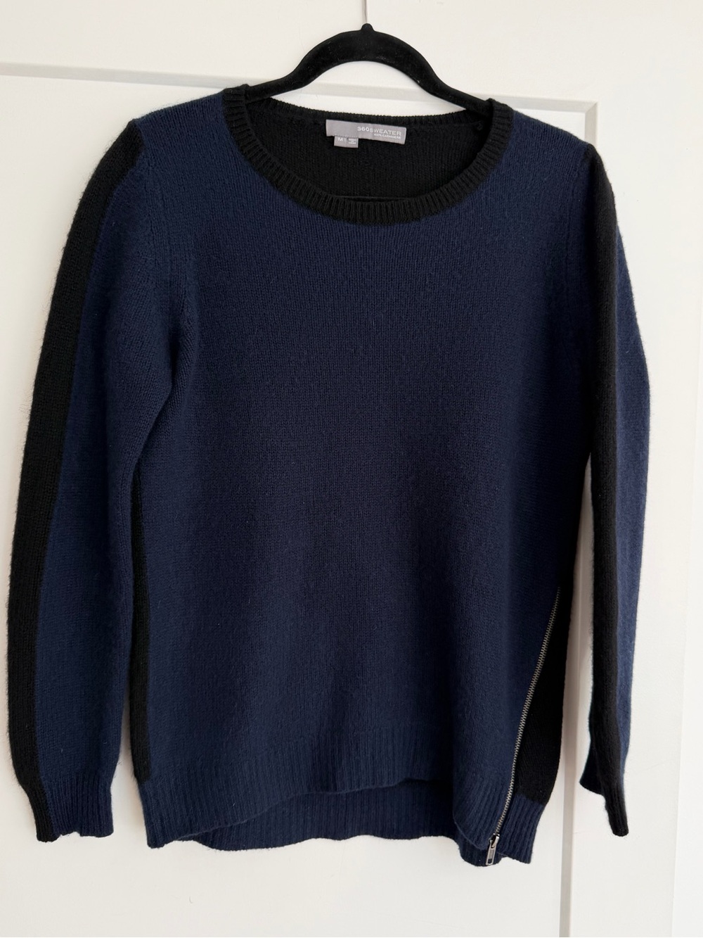 360 Cashmere Sweater, Women’s Size Medium